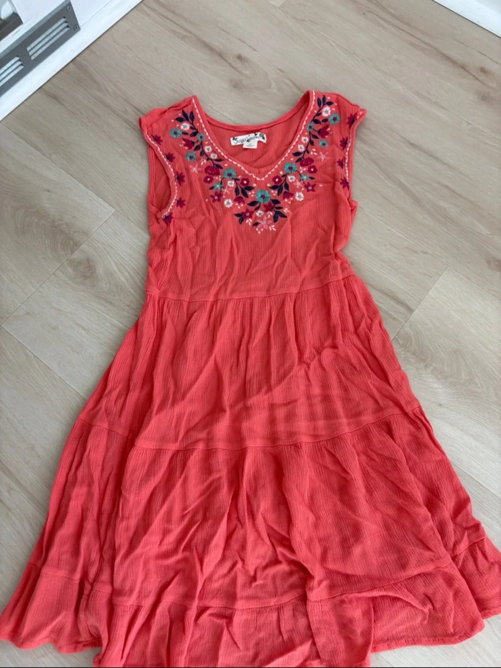 Three girls Summer outfits - Picture 2 of 4